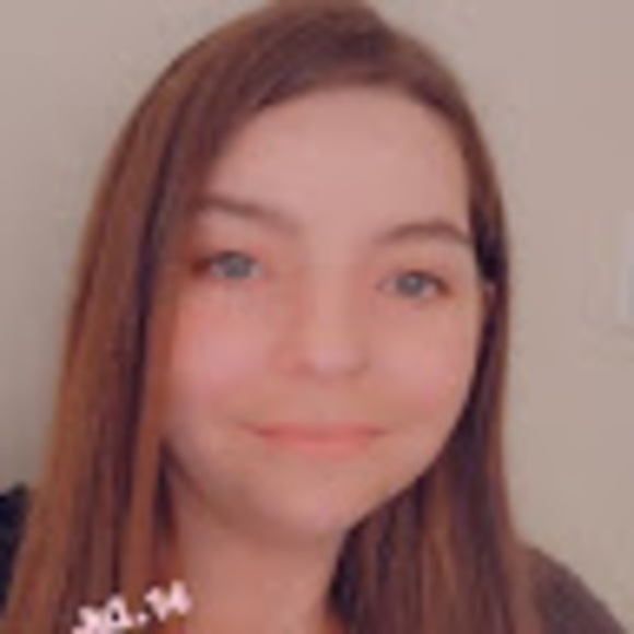 Meet your Posher, Mandi - Picture 1 of 1